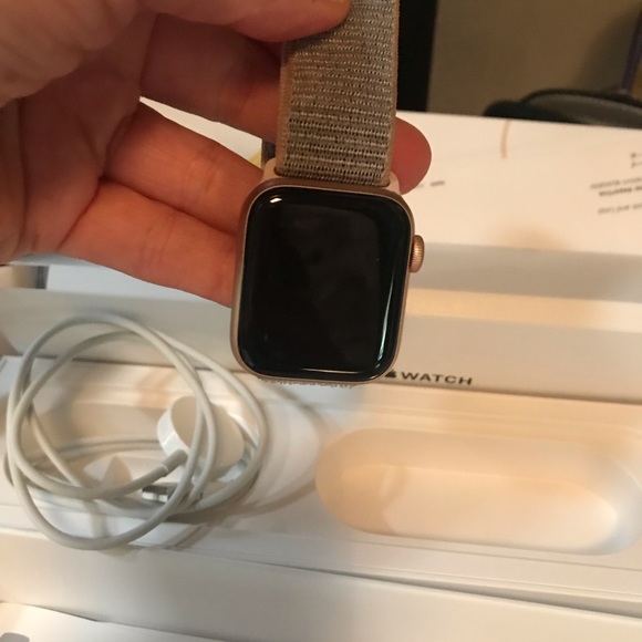 gold aluminum case with pink sand sport loop series 4